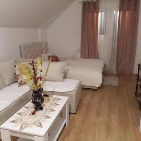 קולאסין Holiday Home Bozur מראה חיצוני תמונה
