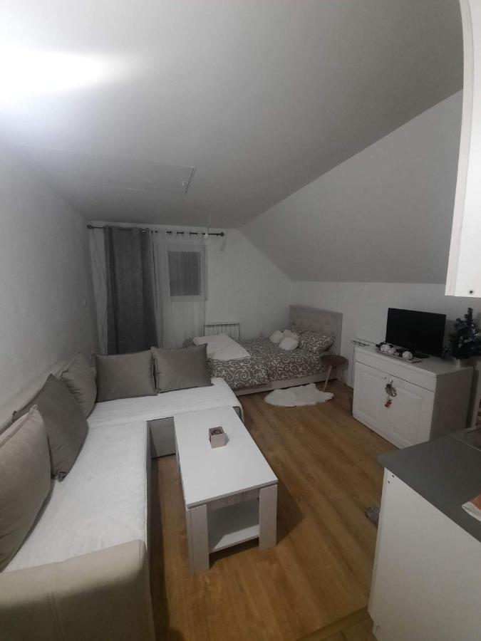 קולאסין Holiday Home Bozur מראה חיצוני תמונה