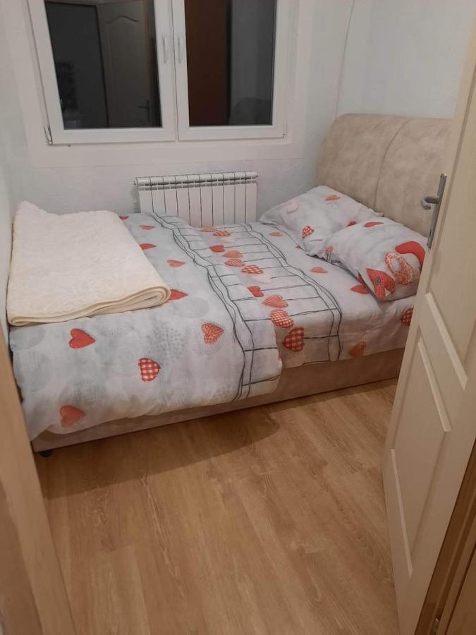 קולאסין Holiday Home Bozur מראה חיצוני תמונה