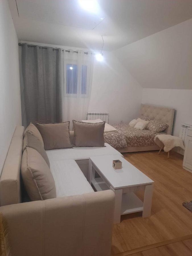 קולאסין Holiday Home Bozur מראה חיצוני תמונה