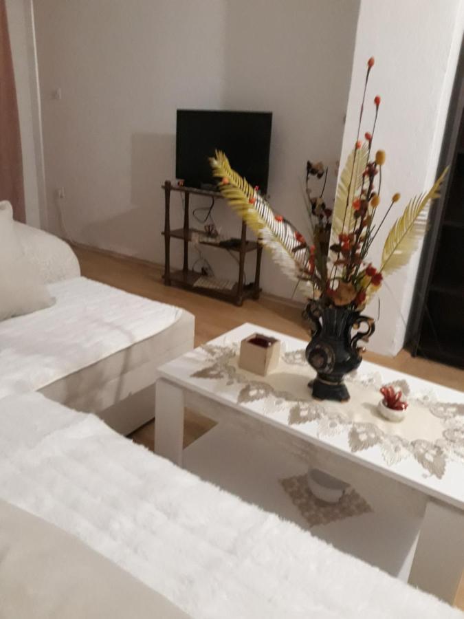 קולאסין Holiday Home Bozur מראה חיצוני תמונה